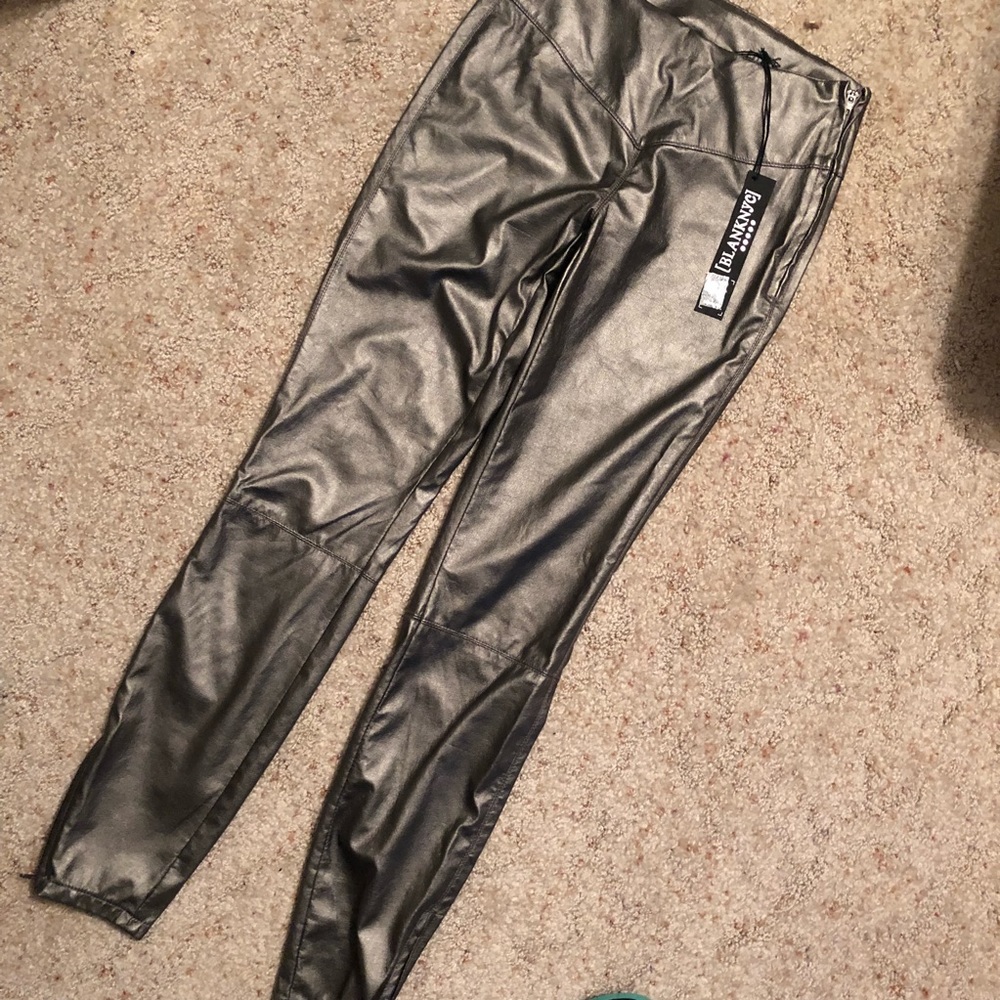 Vegan-Leather leggings ✨